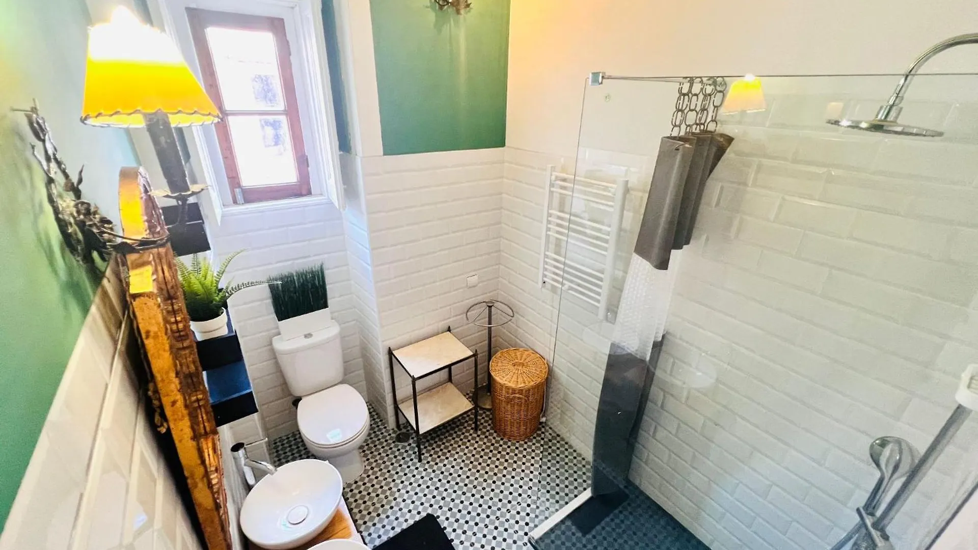 Apartment Best Location To Visit Sintra, Next To Station, Perfect For Tourists