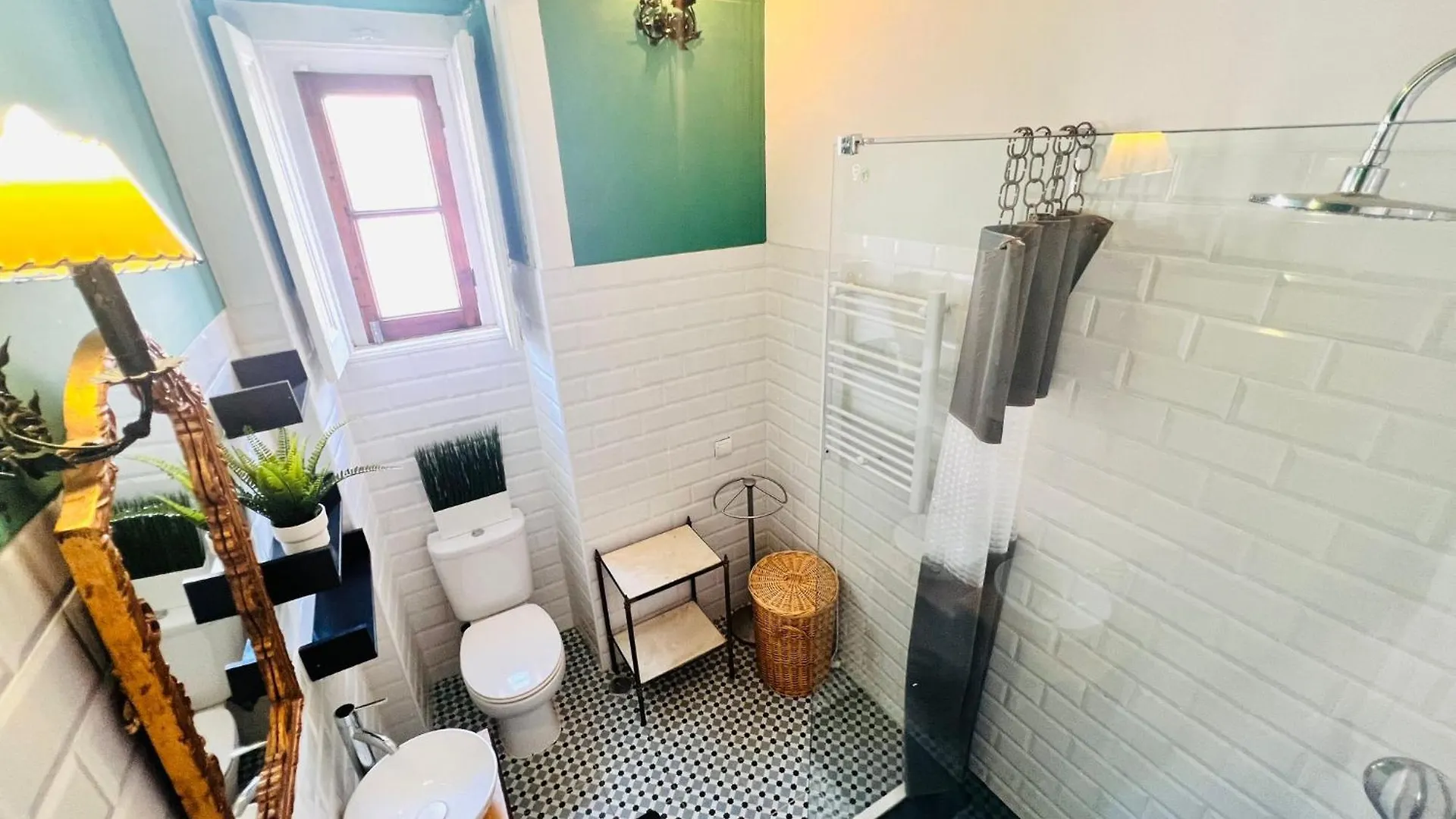 Apartment Best Location To Visit Sintra, Next To Station, Perfect For Tourists