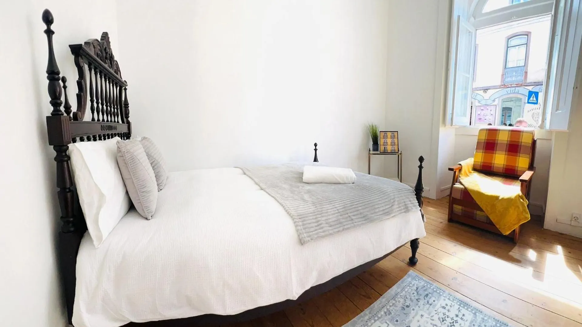 Apartment Best Location To Visit Sintra, Next To Station, Perfect For Tourists