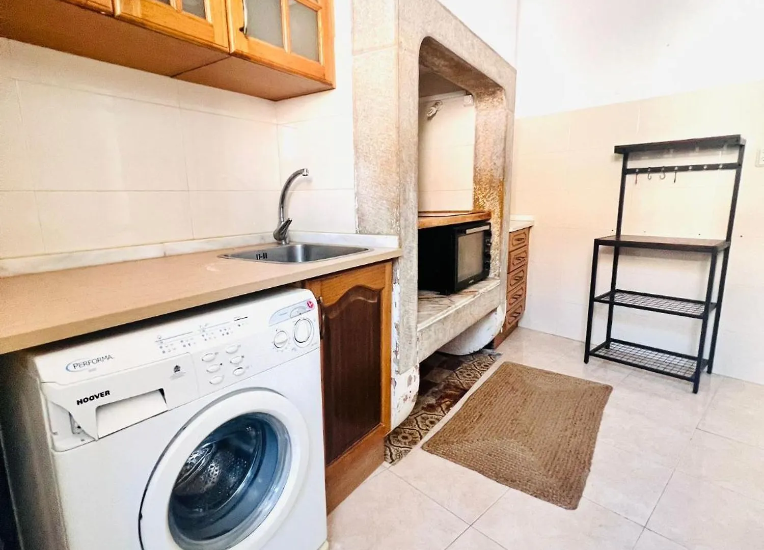 Apartment Best Location To Visit Sintra, Next To Station, Perfect For Tourists